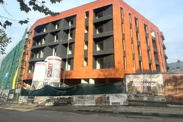 Shtepi ne shitje Apartament ne Tirane, 2+1, Mobilimi Bosh, pa mobiluar, Pagesa 127,000  Euro.