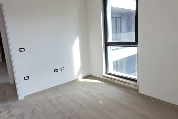 Shtepi ne shitje Apartament ne Tirane, 2+1, Mobilimi Bosh, pa mobiluar, Pagesa 192,700  Euro.