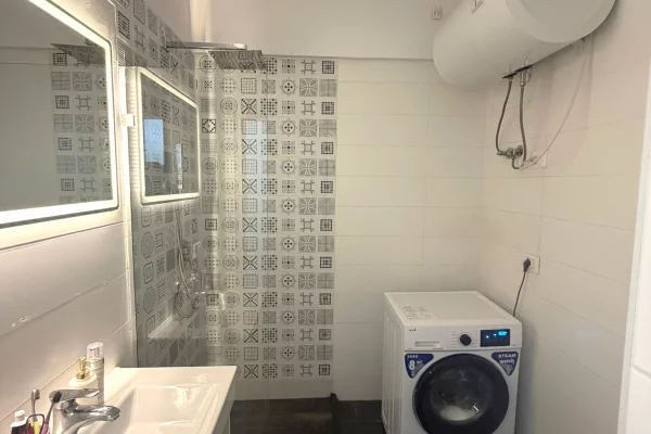 Shtepi me qera Apartament ne Tirane, 2+1, Mobilimi E mobiluar, Pagesa 1,050  Euro.