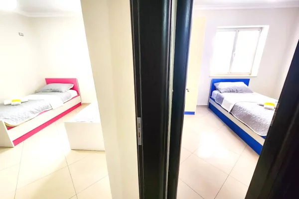 Shtepi me qera Apartament ne Tirane, 3+1, Mobilimi E mobiluar, Pagesa 80,000  Leke.