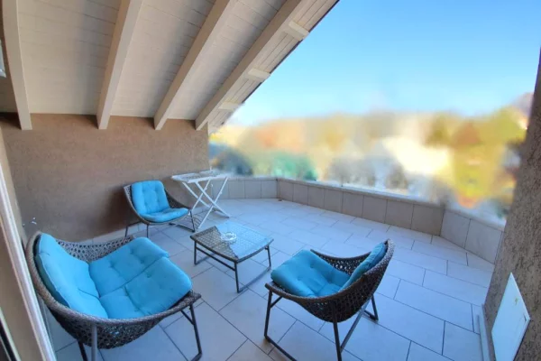 Shtepi ne shitje Vila Luksoze ne Tirane, 5+1, Mobilimi Bosh, pa mobiluar, Pagesa 950,000  Euro.