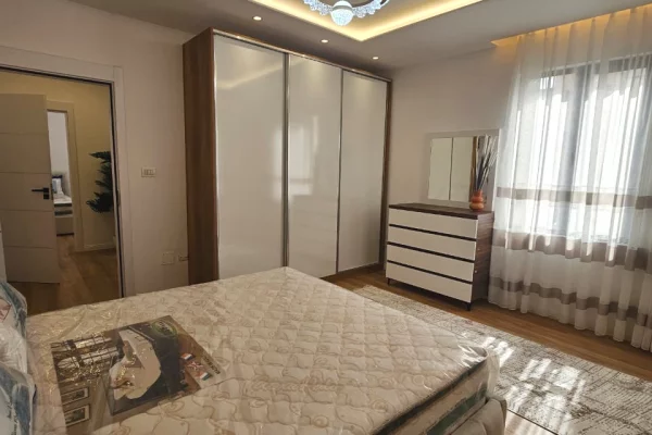 Shtepi ne shitje Apartament ne Tirane, 2+1, Mobilimi E mobiluar, Pagesa 265,000  Euro.