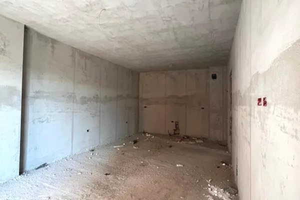 Shtepi ne shitje Apartament ne Tirane, 2+1, Mobilimi Bosh, pa mobiluar, Pagesa 123,000  Euro.