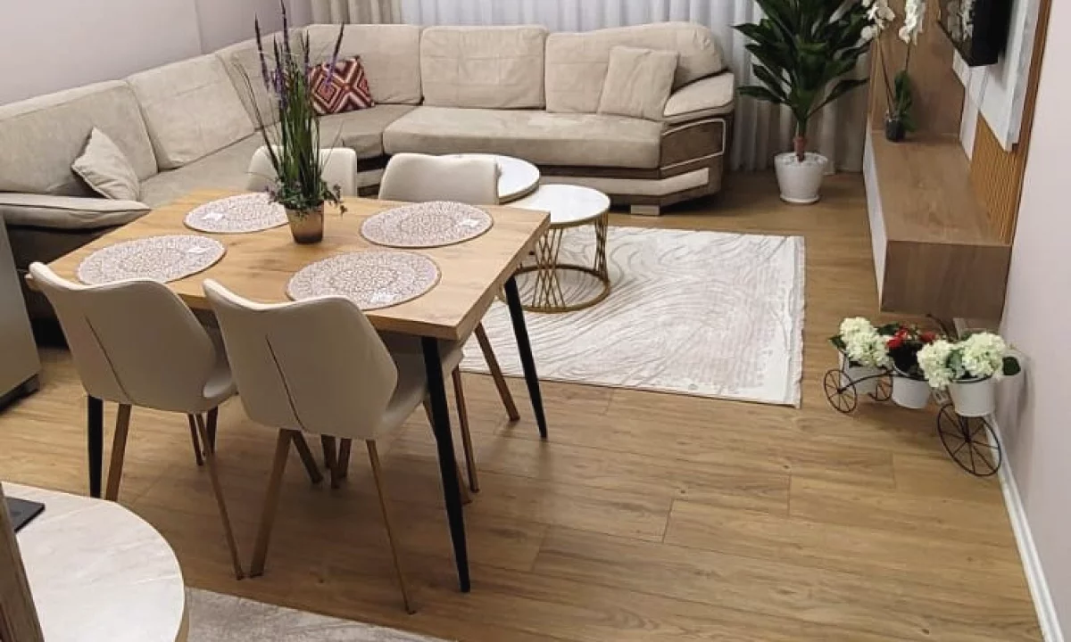 Shtepi me qera Apartament ne Tirane, 2+1, Mobilimi E mobiluar, Pagesa 80,000  Leke.