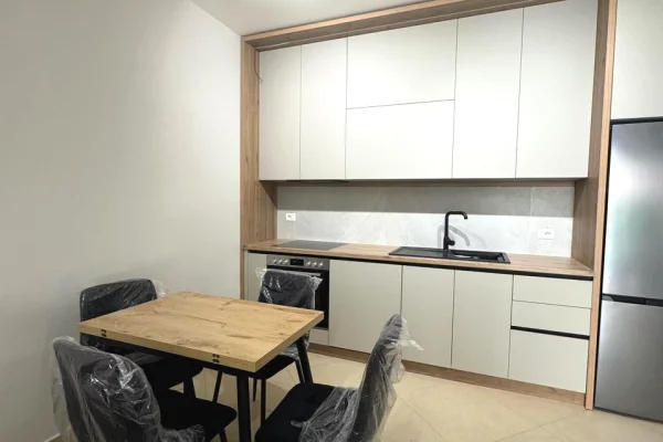 Shtepi me qera Apartament ne Tirane, 2+1, Mobilimi E mobiluar, Pagesa 70,000  Leke.