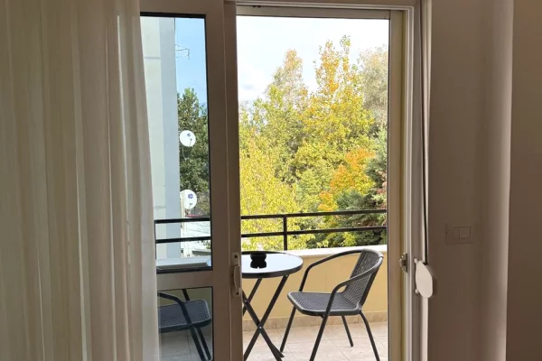 Shtepi me qera Apartament ne Tirane, 1+1, Mobilimi E mobiluar, Pagesa 850  Euro.