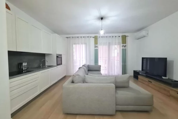 Shtepi me qera 1+1 ne Tirane - 75,000 Leke