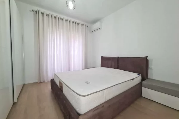 Shtepi me qera Apartament ne Tirane, 1+1, Mobilimi E mobiluar, Pagesa 75,000  Leke.