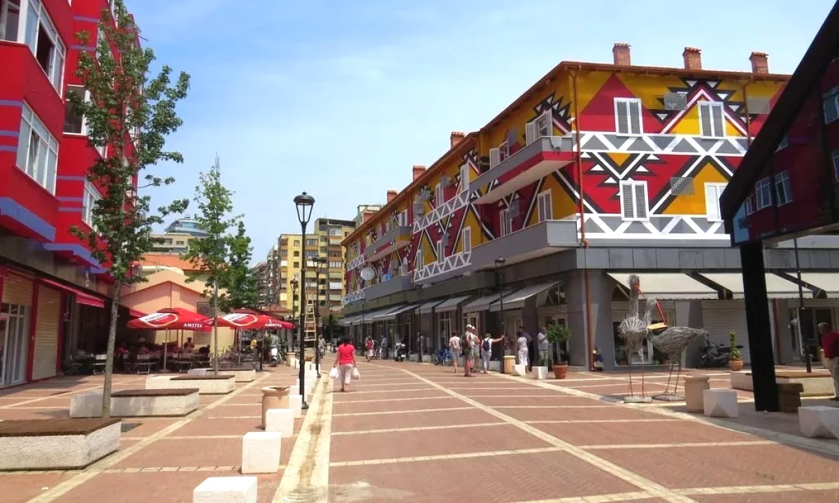 Appartamento in vendita a Tirana 2+1, Arredato