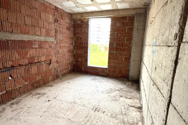 Shtepi ne shitje Apartament ne Tirane, 1+1, Mobilimi Bosh, pa mobiluar, Pagesa 116,000  Euro.