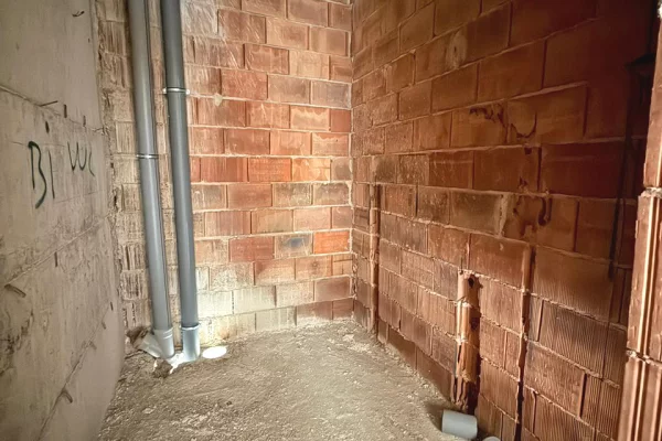 Shtepi ne shitje Apartament ne Tirane, 1+1, Mobilimi Bosh, pa mobiluar, Pagesa 116,000  Euro.