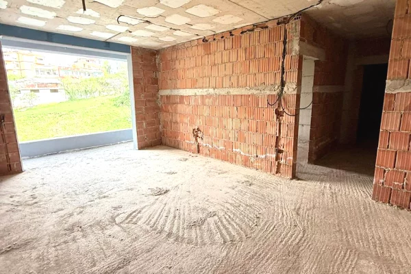 Shtepi ne shitje Apartament ne Tirane, 1+1, Mobilimi Bosh, pa mobiluar, Pagesa 116,000  Euro.