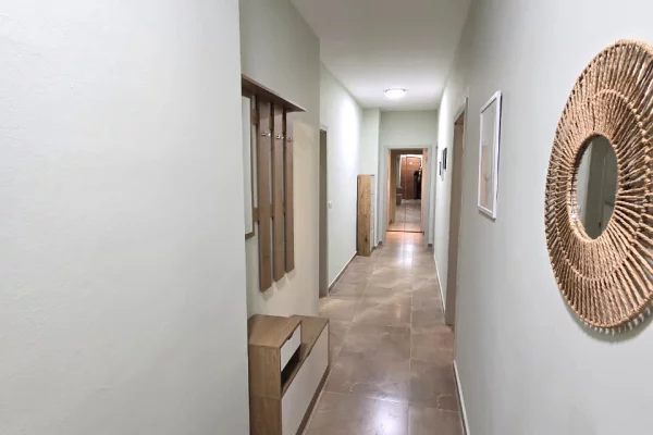 Shtepi me qera Apartament ne Tirane, 2+1, Mobilimi E mobiluar, Pagesa 850  Euro.