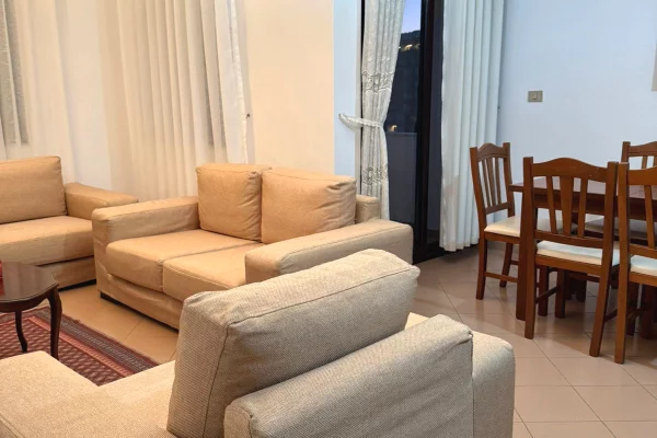 Shtepi me qera Apartament ne Tirane, 2+1, Mobilimi E mobiluar, Pagesa 70,000  Leke.