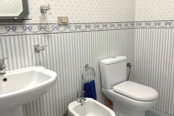 Shtepi me qera Apartament ne Tirane, 2+1, Mobilimi E mobiluar, Pagesa 70,000  Leke.