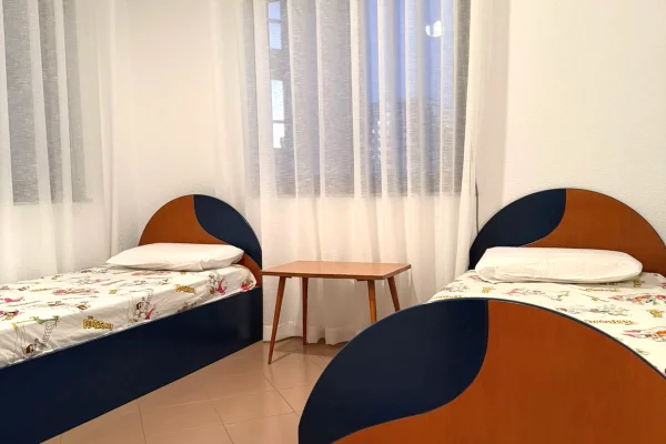 Shtepi me qera Apartament ne Tirane, 2+1, Mobilimi E mobiluar, Pagesa 70,000  Leke.