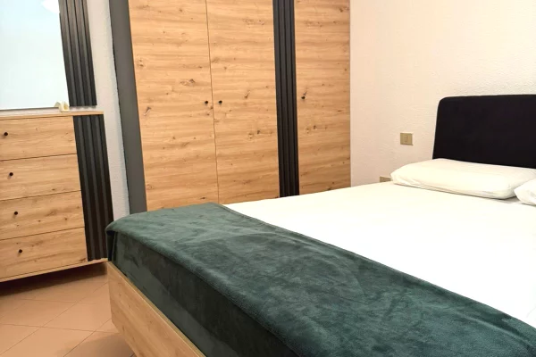 Shtepi me qera Apartament ne Tirane, 2+1, Mobilimi E mobiluar, Pagesa 70,000  Leke.