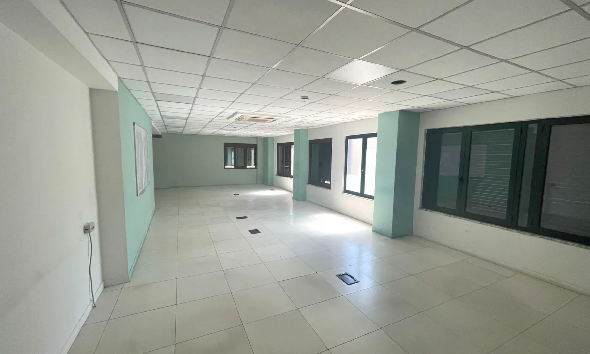 🏢Jepet me qira njesi komerciale perballe Kom: Delijorgji🔥