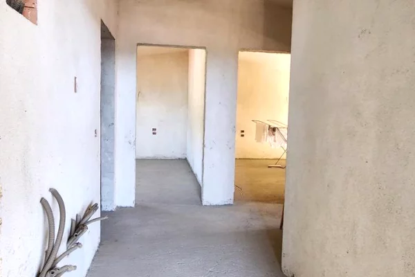 Luxury villas for sale in Tirana 5+1, Emty