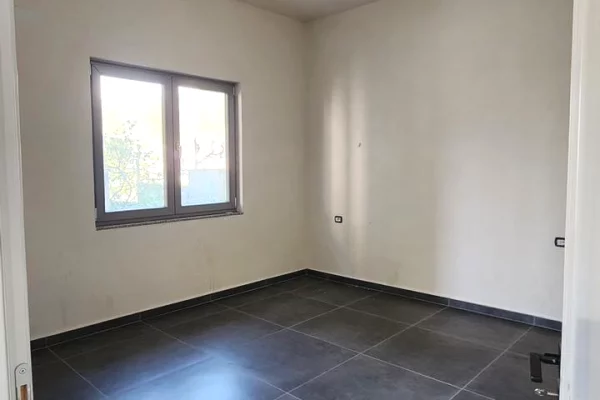 Luxury villas for sale in Tirana 5+1, Emty