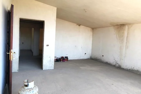 Luxury villas for sale in Tirana 5+1, Emty