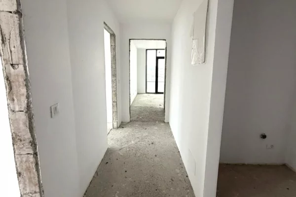 Shtepi ne shitje Apartament ne Tirane, 2+1, Mobilimi Bosh, pa mobiluar, Pagesa 554,300  Euro.