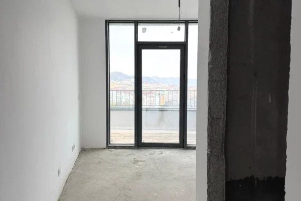 Shtepi ne shitje Apartament ne Tirane, 2+1, Mobilimi Bosh, pa mobiluar, Pagesa 554,300  Euro.