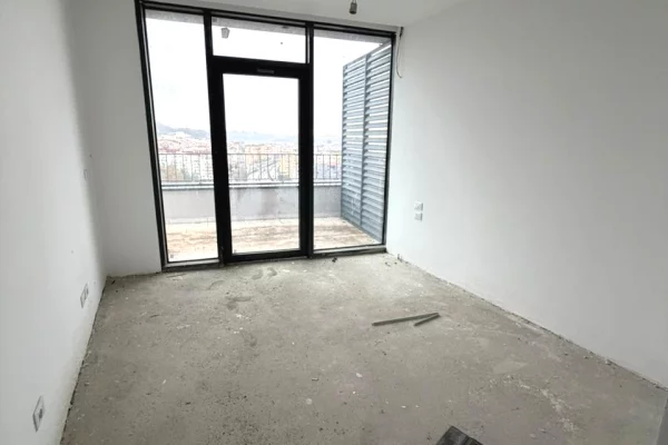 Shtepi ne shitje Apartament ne Tirane, 2+1, Mobilimi Bosh, pa mobiluar, Pagesa 554,300  Euro.
