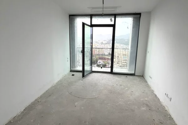 Shtepi ne shitje Apartament ne Tirane, 2+1, Mobilimi Bosh, pa mobiluar, Pagesa 554,300  Euro.