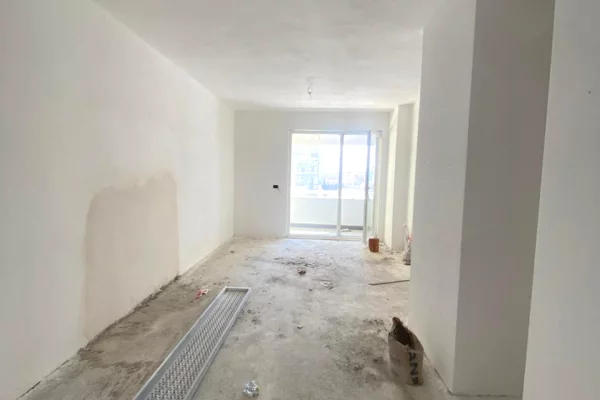 Shtepi ne shitje Apartament ne Tirane, 2+1, Mobilimi Bosh, pa mobiluar, Pagesa 120,000  Euro.