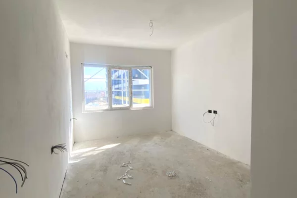 Shtepi ne shitje Apartament ne Tirane, 2+1, Mobilimi Bosh, pa mobiluar, Pagesa 120,000  Euro.