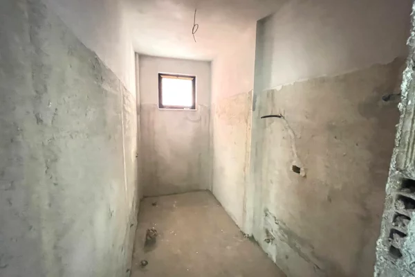 Apartment for sale in Tirana 2+1, Emty