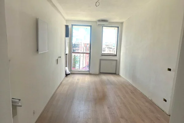 Shtepi ne shitje Apartament ne Tirane, 1+1, Mobilimi Bosh, pa mobiluar, Pagesa 181,400  Euro.