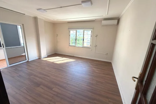 🏢Jepet me qera ambient i pershtatshem per zyra/biznes te Sheshi Willson🔥