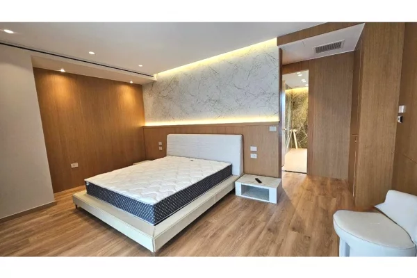 Shtepi me qera Vila Luksoze ne Tirane, 3+1, Mobilimi E mobiluar, Pagesa 5,000  Euro.