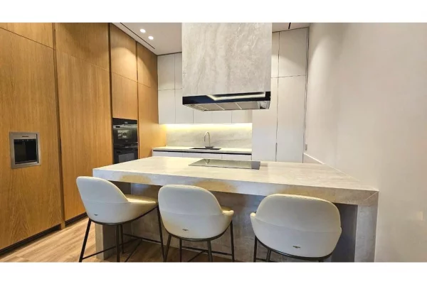 Shtepi me qera Vila Luksoze ne Tirane, 3+1, Mobilimi E mobiluar, Pagesa 5,000  Euro.