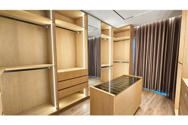 Shtepi me qera Vila Luksoze ne Tirane, 3+1, Mobilimi E mobiluar, Pagesa 5,000  Euro.