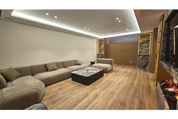 Shtepi me qera Vila Luksoze ne Tirane, 3+1, Mobilimi E mobiluar, Pagesa 5,000  Euro.