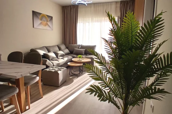 Shtepi me qera 2+1 ne Tirane - 900 Euro