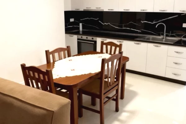 Shtepi ne shitje Apartament ne Tirane, 2+1, Mobilimi E mobiluar, Pagesa 110,000  Euro.