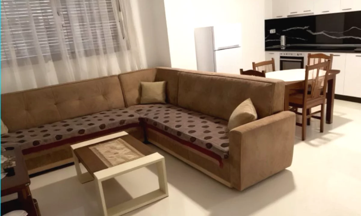 Shtepi ne shitje Apartament ne Tirane, 2+1, Mobilimi E mobiluar, Pagesa 110,000  Euro.