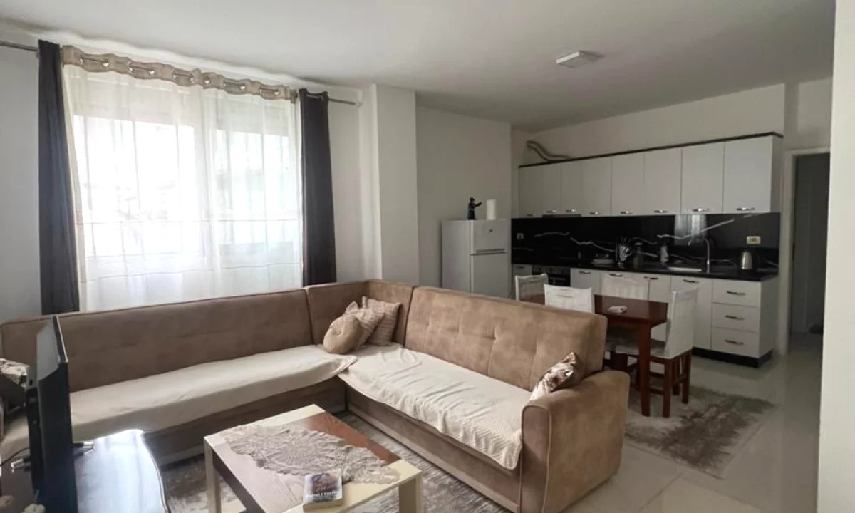 Shtepi ne shitje Apartament ne Tirane, 2+1, Mobilimi E mobiluar, Pagesa 110,000  Euro.