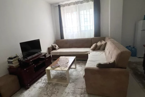 Shtepi ne shitje Apartament ne Tirane, 2+1, Mobilimi E mobiluar, Pagesa 110,000  Euro.