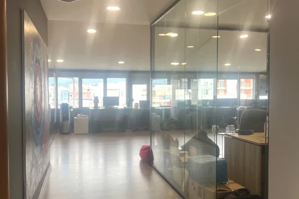 🏢 Jepet me qira ambient per zyra te Ish Tregu Elektrik!