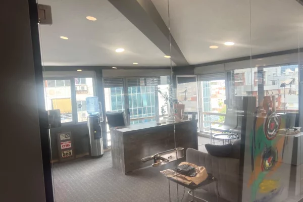 🏢 Jepet me qira ambient per zyra te Ish Tregu Elektrik!