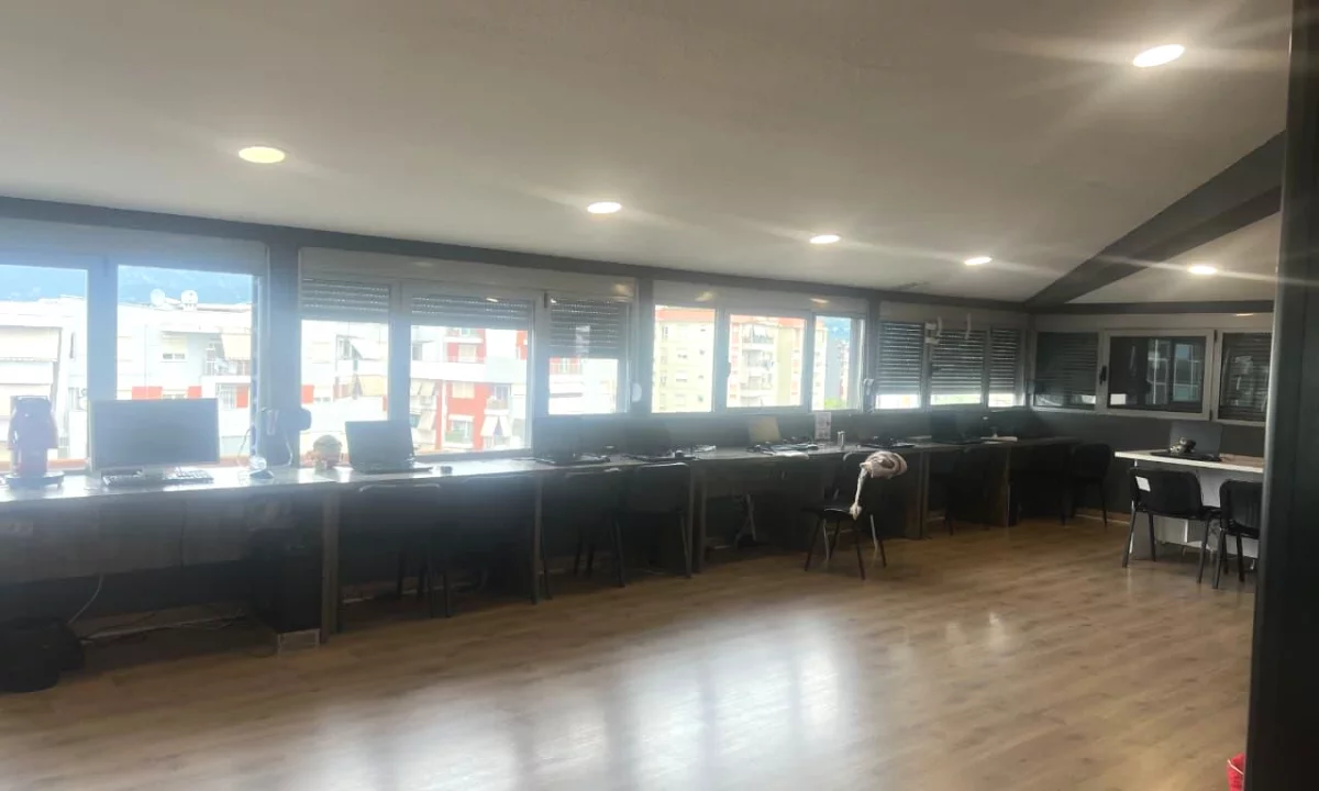 🏢 Jepet me qira ambient per zyra te Ish Tregu Elektrik!