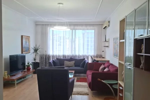 🏢 Jepet me qera apartament 2+1 te Rruga Nikolla Tupe ne Bllok!