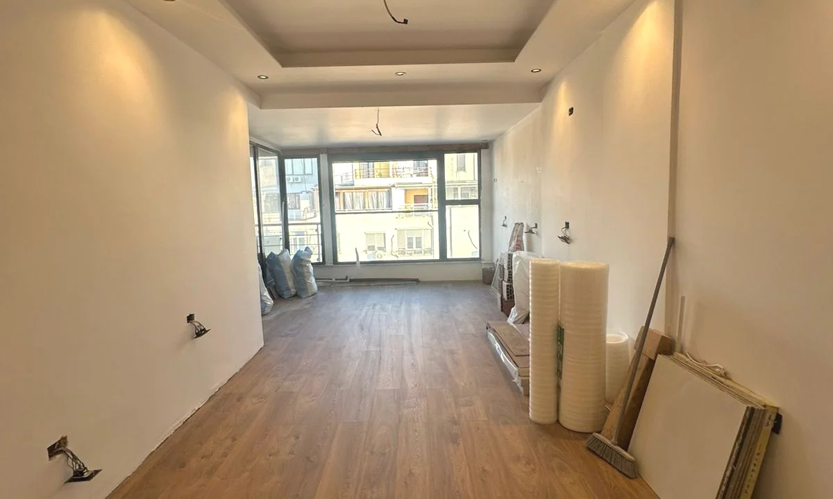 Shtepi ne shitje Apartament ne Tirane, 2+1, Mobilimi Bosh, pa mobiluar, Pagesa 290,000  Euro.
