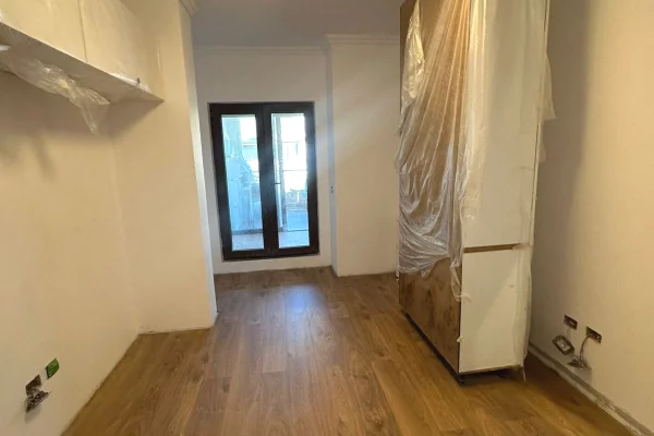 Shtepi ne shitje Apartament ne Tirane, 2+1, Mobilimi Bosh, pa mobiluar, Pagesa 290,000  Euro.
