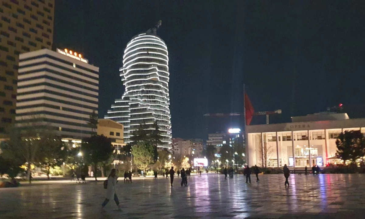 Shtepi ne shitje Apartament ne Tirane, 2+1, Mobilimi Bosh, pa mobiluar, Pagesa 878,000  Euro.